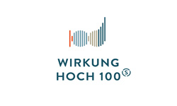 Logo mit abstrakten Balkendiagrammen über dem Schriftzug „Wirkung Hoch 100“ auf weißem Hintergrund.