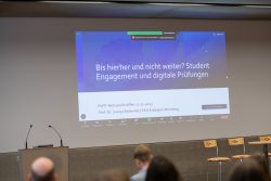 Präsentation mit Titel: Bis hierher und nicht weiter? Student Engagement und digitale Prüfungen bei PePP-Netzwerktreffen.