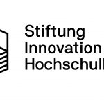 Logo der Stiftung Innovation in der Hochschullehre: Ein stilisiertes, abstraktes Würfel-Design neben dem Schriftzug.
