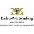 Wappen von Baden-Württemberg über dem Text: Ministerium für Wissenschaft, Forschung und Kunst.